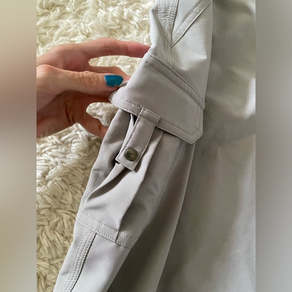 Size 6 Reel Legends Women’s Gray Capris - Picture 4 of 7